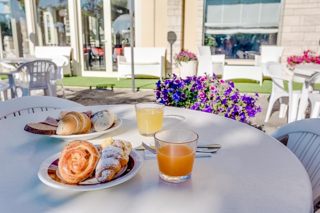 Hotel Buenos Aires Cervia Eksteriør bilde